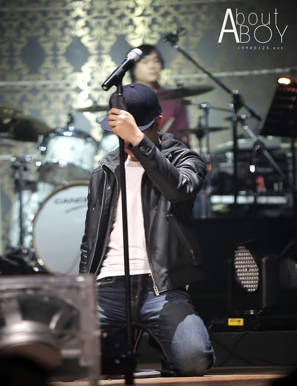 Lee Junho фотография #19