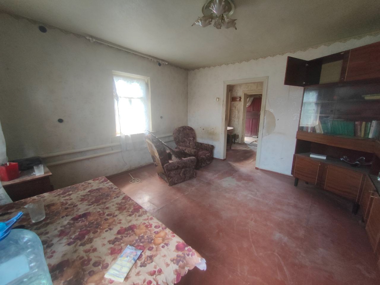 🏡 Продаётся дом — ул. 2-я Керамическая, Луганск 🏠 Общая площадь 74 м² 📐 Участок 6,8 соток 🏗 Дом из мергеля, облицован кирпичом 💡 В доме проведены вода, свет, газ 🌿 Ровный участок, возможность организовать парковочные места 🏚 Имеются хозяйственные постройки 📍 Удобное расположение — легко добраться в любую точк...