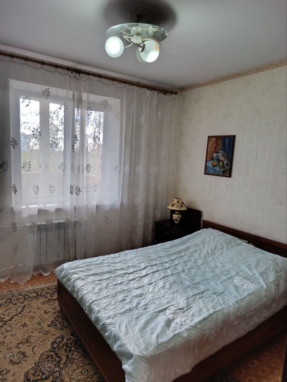 Сдается 3-х комнатная квартира кв. Волкова общ. пл. 70 кв.м., кухня 7,5 кв.м. Цена 30 000 руб. + ком.услуги. В квартире есть всё необходимое для проживания: мебель, холодильник, стиральная машина, бойлер, микроволновая печь, вытяжка, кондиционер. Хорошее месторасположение. Оплата первый и последний месяц + ус...